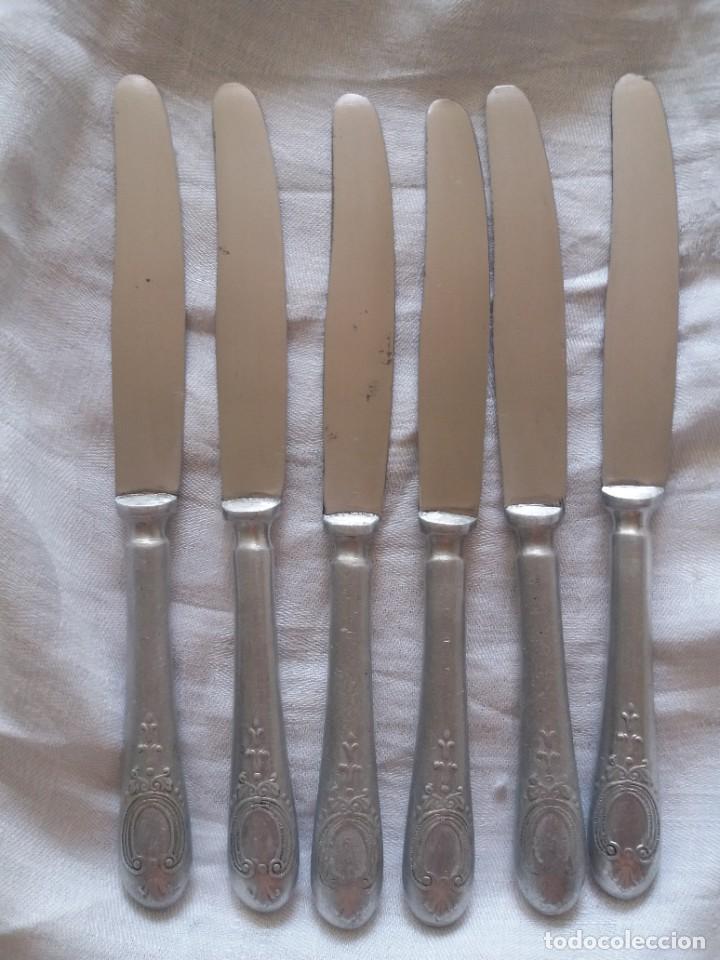 Segunda mano: Antiguos 6 cuchillos inoxidables con mango de aluminio - Foto 2