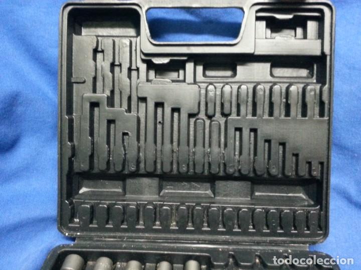 Segunda mano: ESTUCHE CON PUNTAS DE TALADRO Y CORONAS DE CORTE - Foto 2