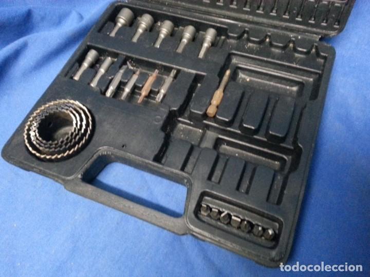 Segunda mano: ESTUCHE CON PUNTAS DE TALADRO Y CORONAS DE CORTE - Foto 3