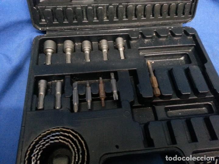 Segunda mano: ESTUCHE CON PUNTAS DE TALADRO Y CORONAS DE CORTE - Foto 4