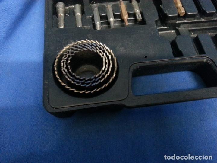 Segunda mano: ESTUCHE CON PUNTAS DE TALADRO Y CORONAS DE CORTE - Foto 5