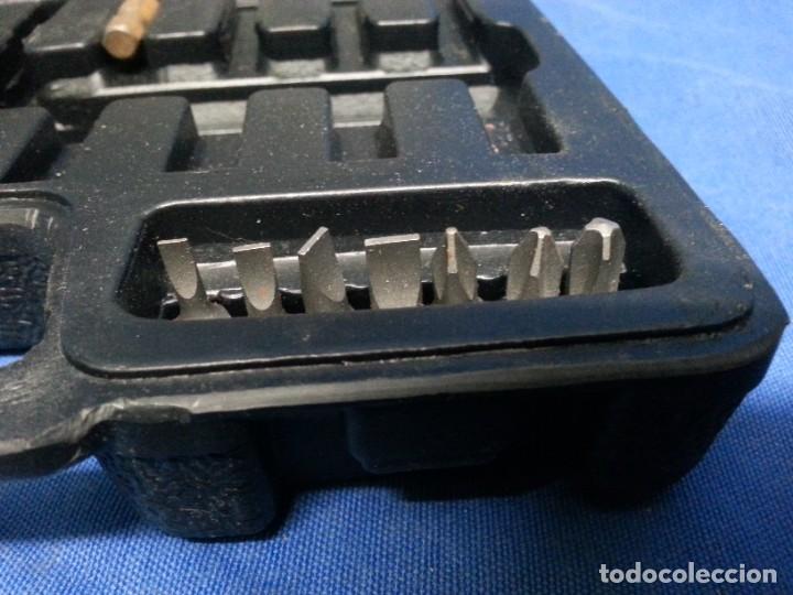 Segunda mano: ESTUCHE CON PUNTAS DE TALADRO Y CORONAS DE CORTE - Foto 6