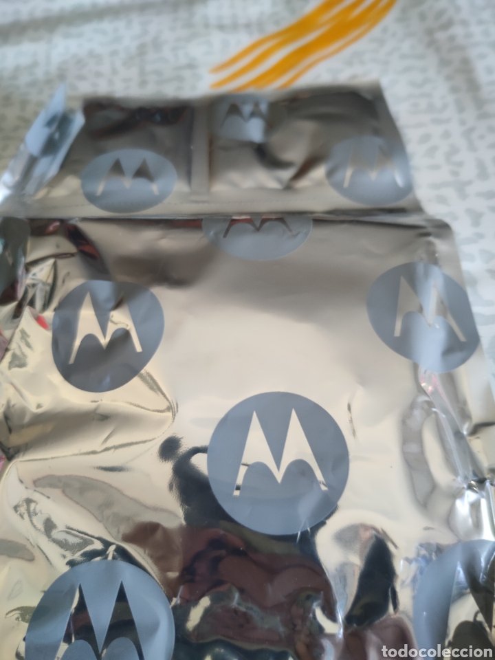 Segunda mano: Auriculares telefono Motorola sin abrir - Foto 3
