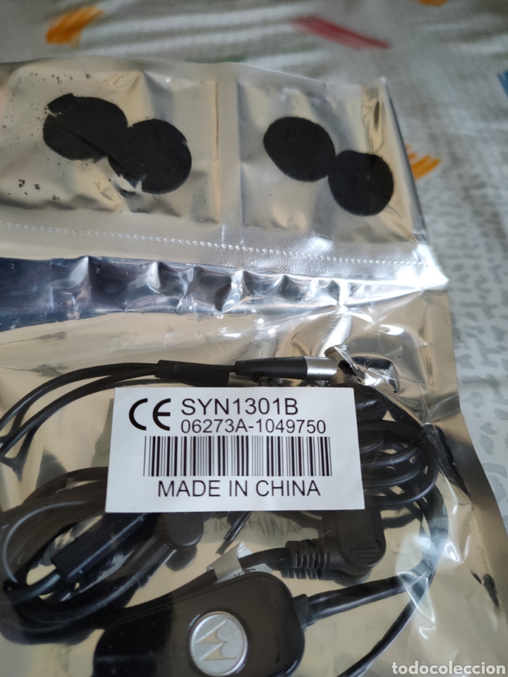 Segunda mano: Auriculares telefono Motorola sin abrir - Foto 1
