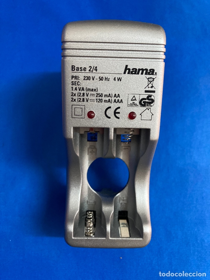 Segunda mano: Cargador de pilas , 4 AA y 4 AAA como nuevo - Foto 1