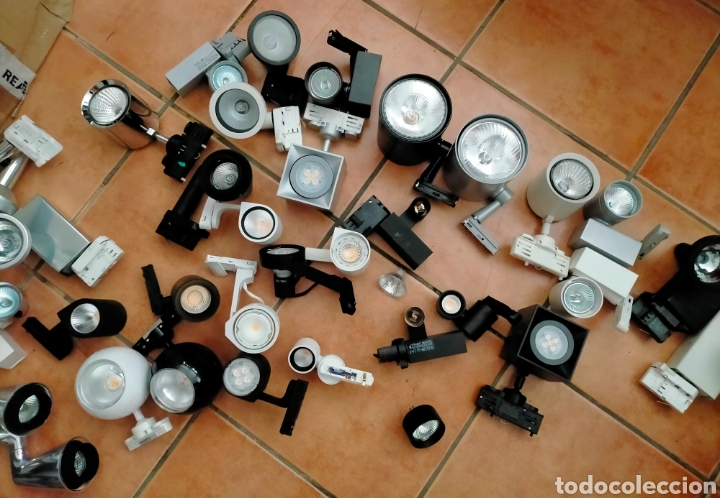 Segunda Mano: FOCOS DE CARRIL. EXPOSICI&Oacute;N DE TIENDA. TECNOLOG&Iacute;A LED M&Aacute;S DE 30 FOCOS