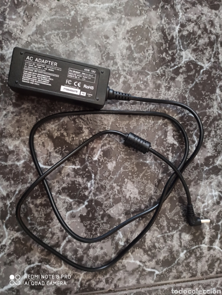 Segunda mano: Adaptador de corriente para port&aacute;til - Foto 1