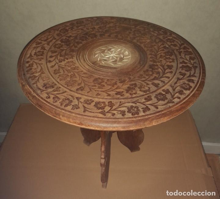 Segunda mano: Mesa de t&eacute; &aacute;rabe de madera tallada - Foto 3