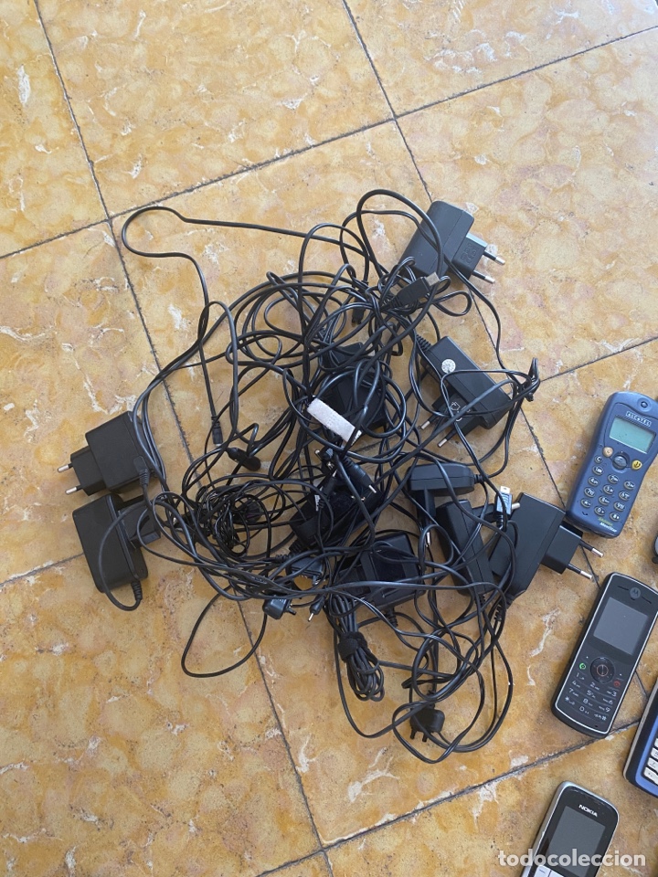 Segunda mano: Lote de tel&eacute;fonos m&oacute;viles - Foto 3