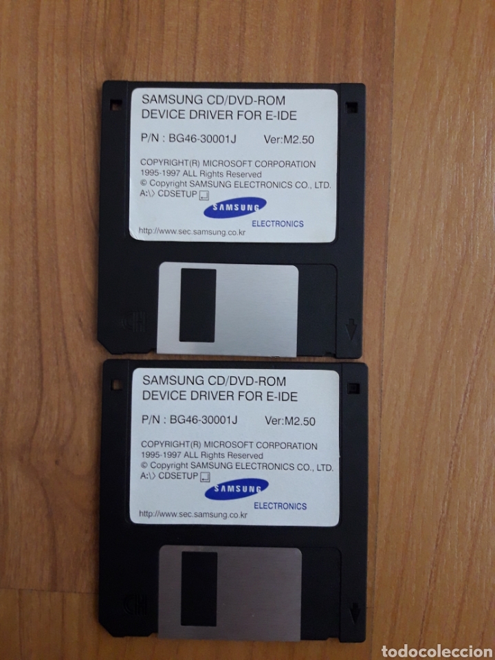 Segunda mano: 2 DISKETES DISQUETES DISQUETTES SAMSUNG CD DVD DEVICE DRIVER E-IDE - Foto 1