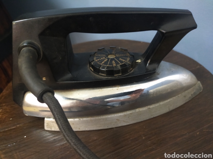Segunda mano: Plancha el&eacute;ctrica Philips Funciona 220Volt-700wat. - Foto 12