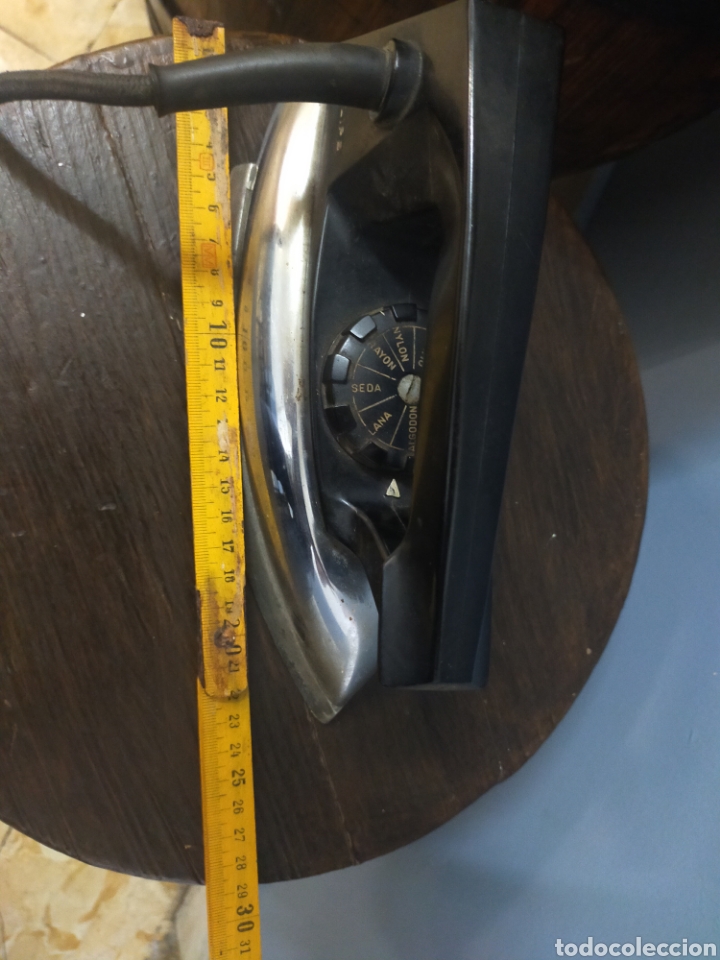 Segunda mano: Plancha el&eacute;ctrica Philips Funciona 220Volt-700wat. - Foto 3