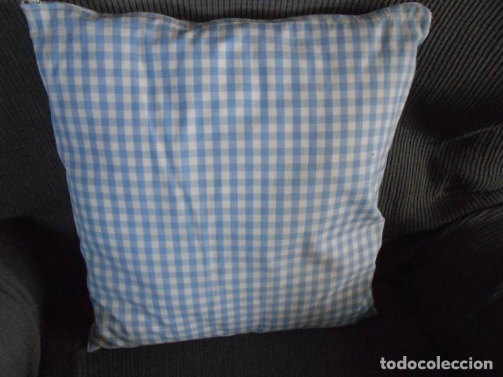 Segunda mano: Cojin con funda - Foto 1