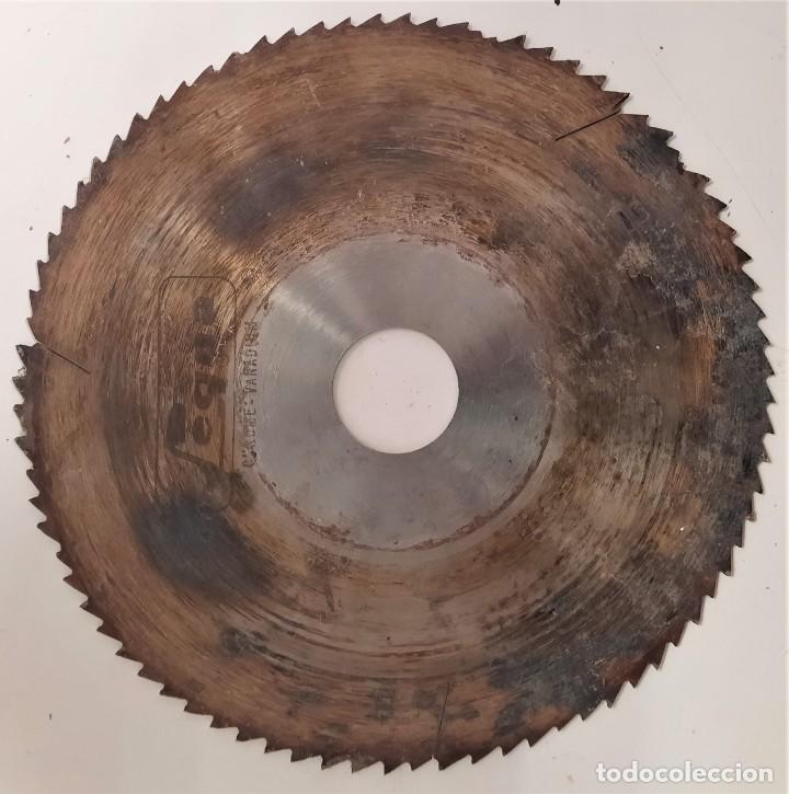 Segunda mano: DISCO DE MADERA DE 21 cm - DIENTES , AGUJERO CENTRAL 3,5 cm - Foto 1