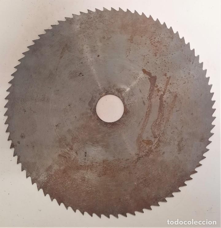 Segunda mano: DISCO DE MADERA DE 30 cm - DIENTES , AGUJERO CENTRAL 4 cm - Foto 1