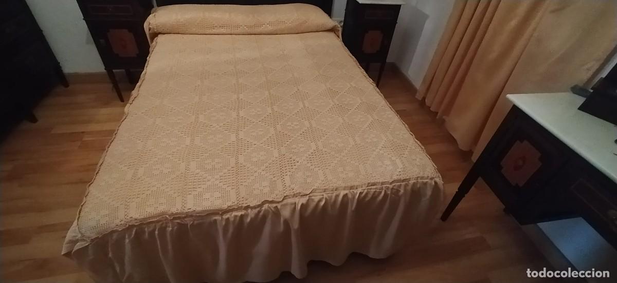Segunda mano: Colcha de croche y cortina - Foto 1