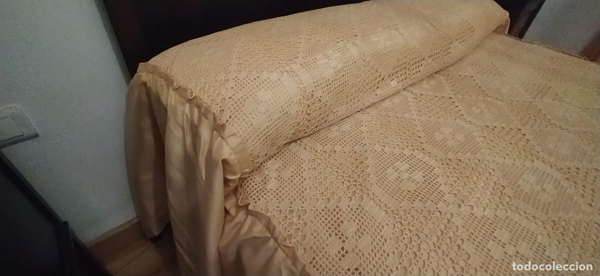 Segunda mano: Colcha de croche y cortina - Foto 3