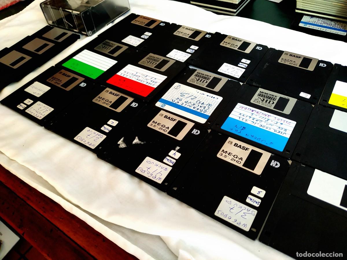 Segunda mano: 18 DISKETTES 3.5 CON CAJA DE ARCHIVO Y PEGATINAS - Foto 2