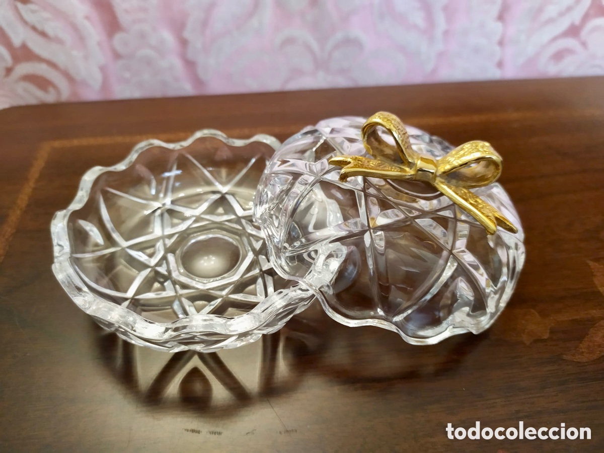 Segunda mano: Joyero/caja de cristal tallado - Foto 1
