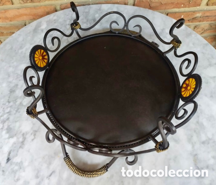 Segunda mano: Bandeja/centro de mesa de metal negro con patas - Foto 2
