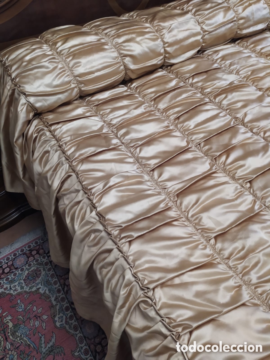 Segunda mano: Colcha edred&oacute;n veneciano de raso dorado - Foto 4
