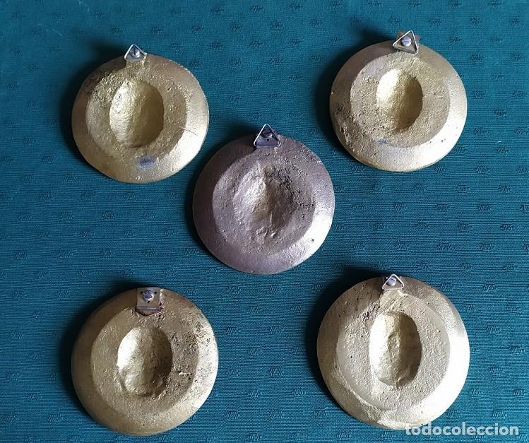 Segunda mano: 5 PLATOS DECORACI&Oacute;N DE BRONCE - Foto 2