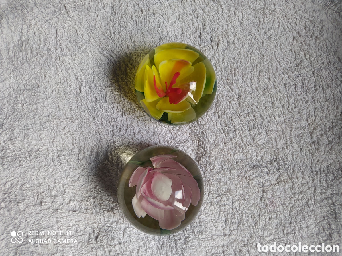 Segunda mano: Dos pisapapeles de cristal. - Foto 1