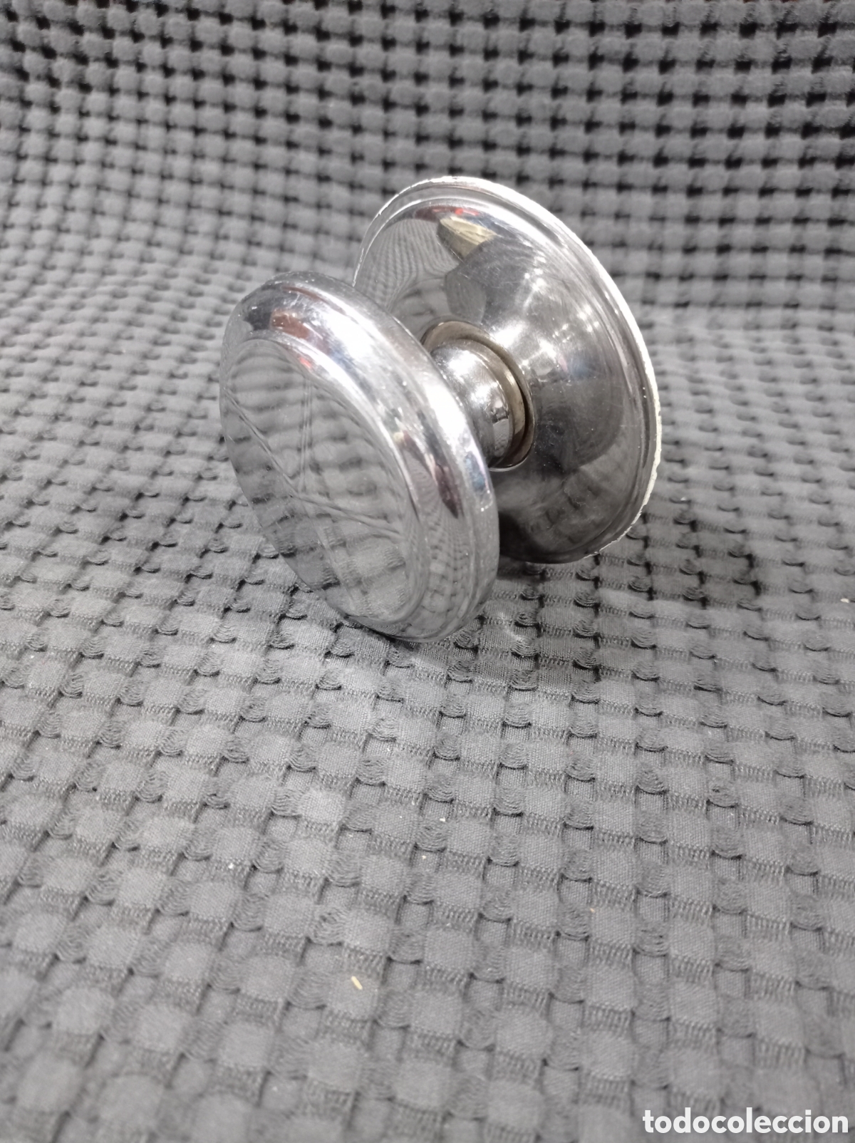 Segunda mano: Pomo de metal para puerta - Foto 1