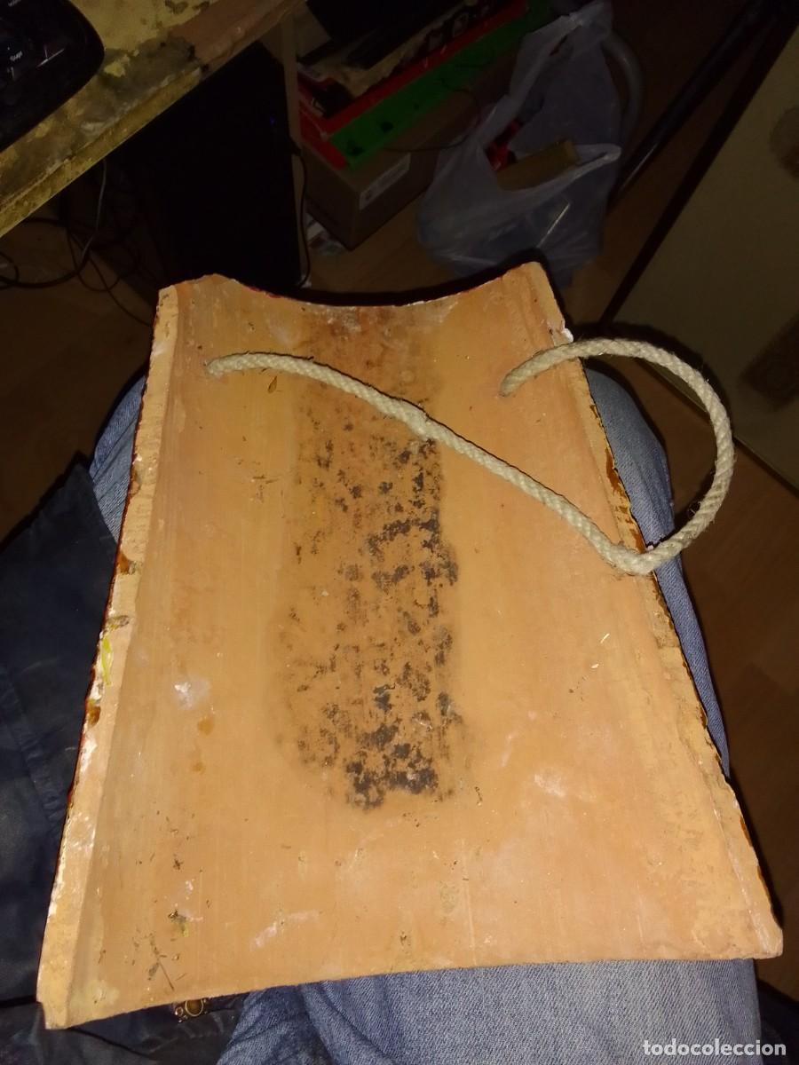 Segunda mano: TEJA CON BARRO MODELADO Y PINTADO - Foto 3