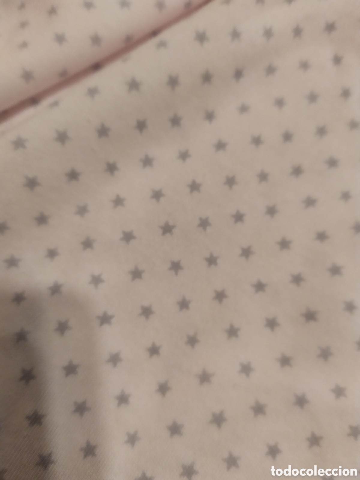 Segunda mano: Retal en algod&oacute;n y licra, como Rosa y estrellas grises 1,50m x 93cm - Foto 2