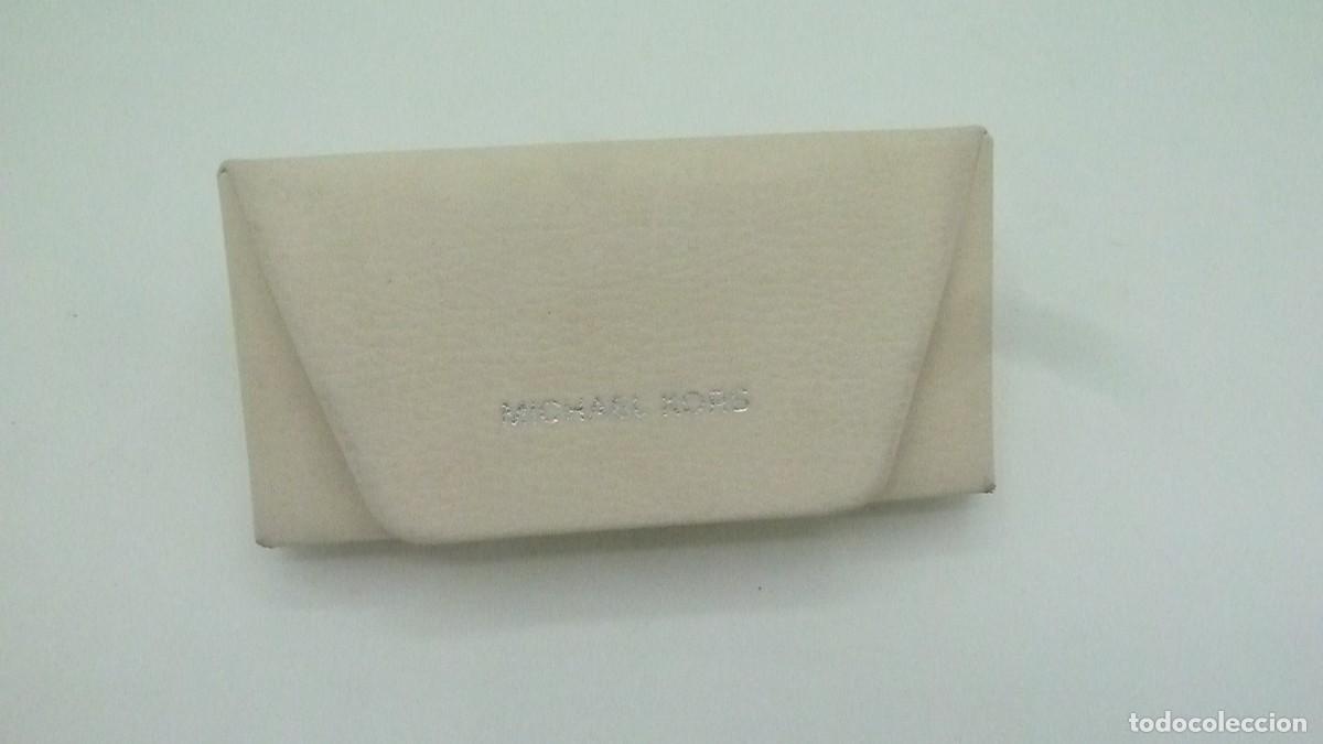 Segunda mano: Funda gafas blanca. Michael Kors - Foto 2