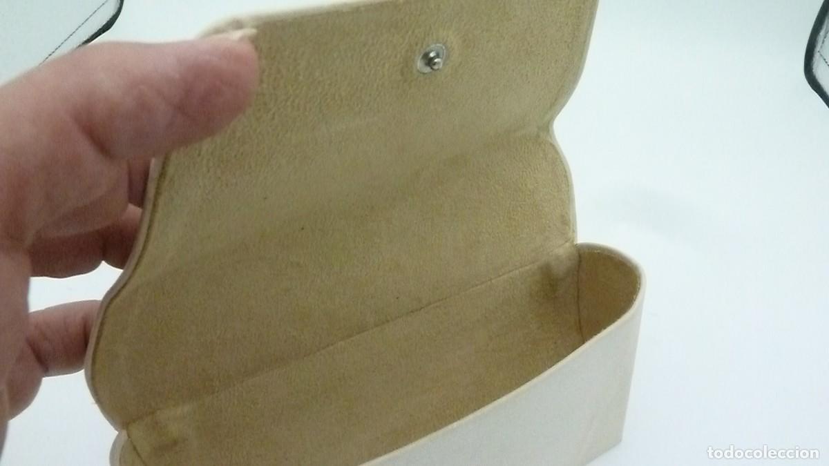 Segunda mano: Funda gafas blanca. Michael Kors - Foto 4