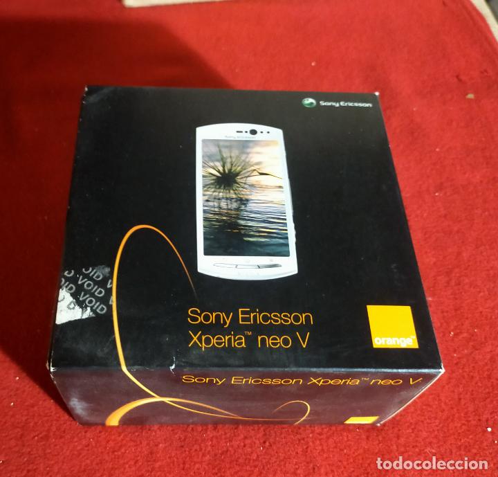 Segunda mano: CAJA VACIA SONY ERICSSON - XPERIA NEO V -LIBRETOS - Foto 1