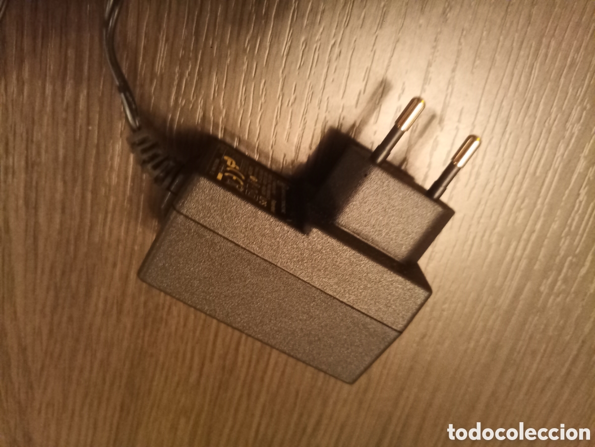 Segunda mano: Cargador / Adaptador / Transformador LEADER ELECTRONICS INC. (9V) - Foto 4