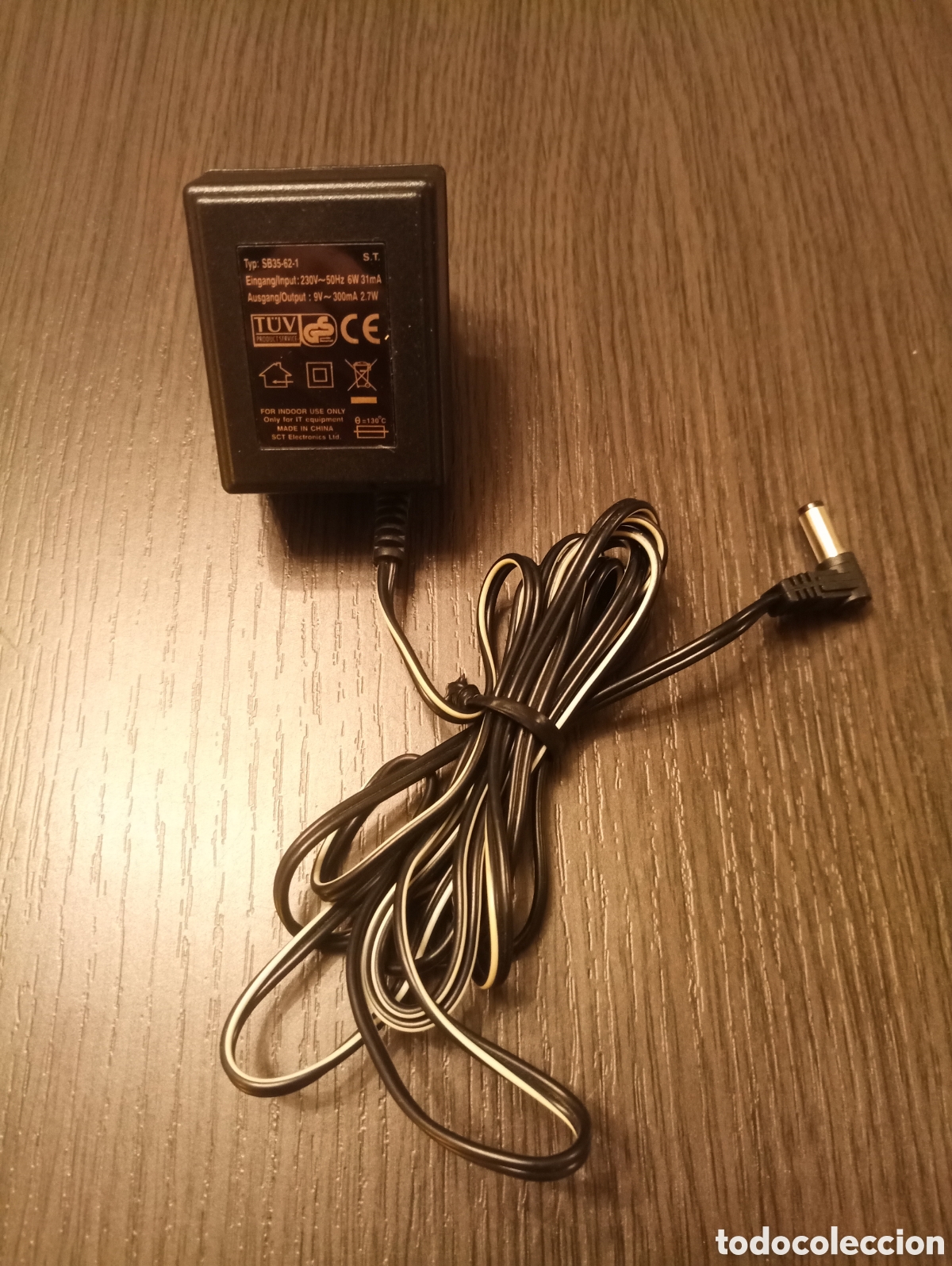 Segunda mano: Cargador / Adaptador / Transformador SCT ELECTRONICS (9V) - Foto 1