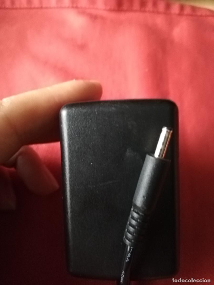 Segunda mano: CARGADOR BATER&Iacute;A MODELO FM050020 - Foto 2