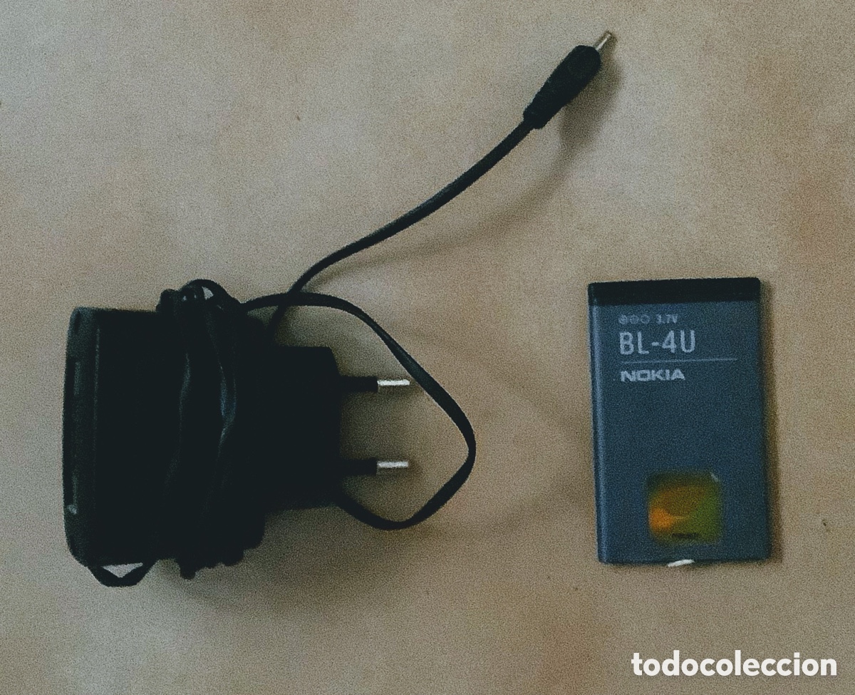 Segunda mano: Lote cargador Nokia y bater&iacute;a BL-4U - Foto 1