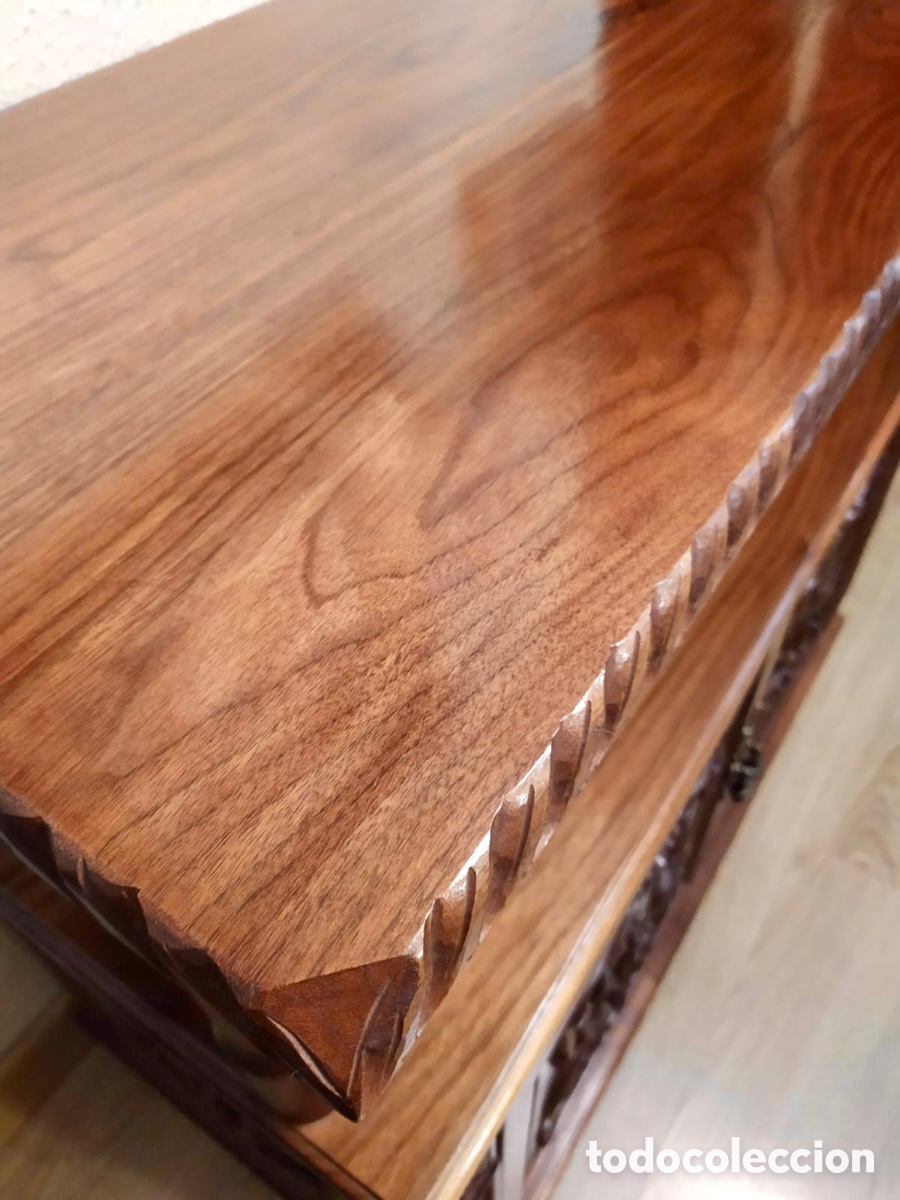 Segunda mano: Mesa madera maciza tallada de nogal americano - Foto 3