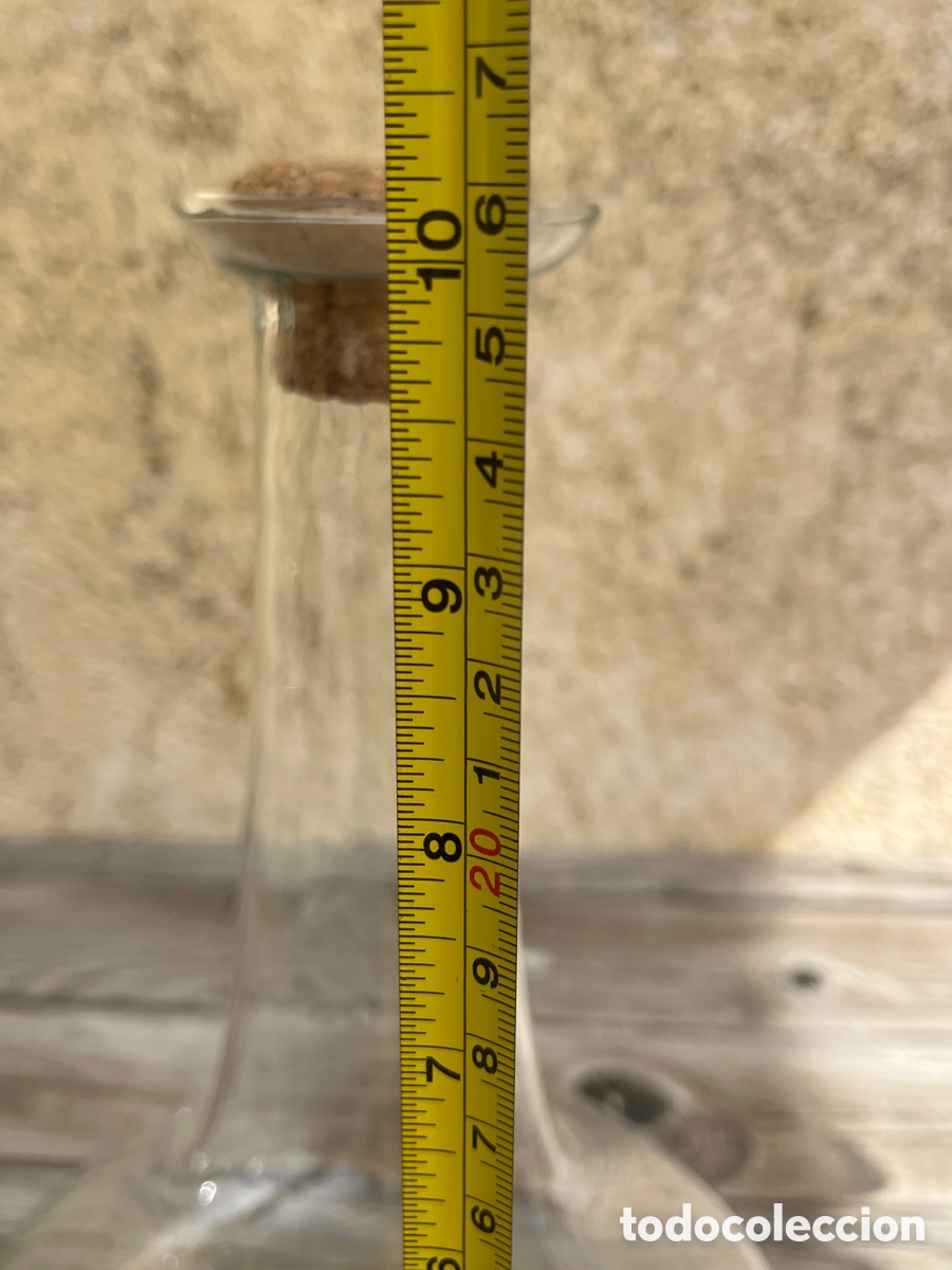 Segunda mano: Jarra o botella de cristal con tap&oacute;n de corcho. - Foto 6