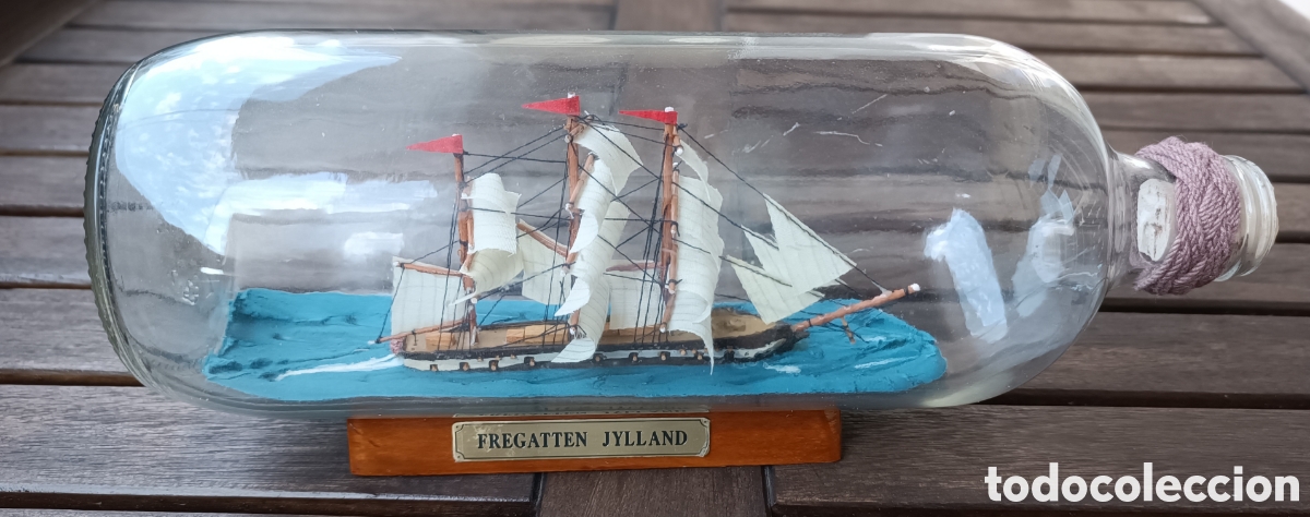 Segunda mano: Barco en botella. Fregatten Jylland. 25 cm largo - Foto 3