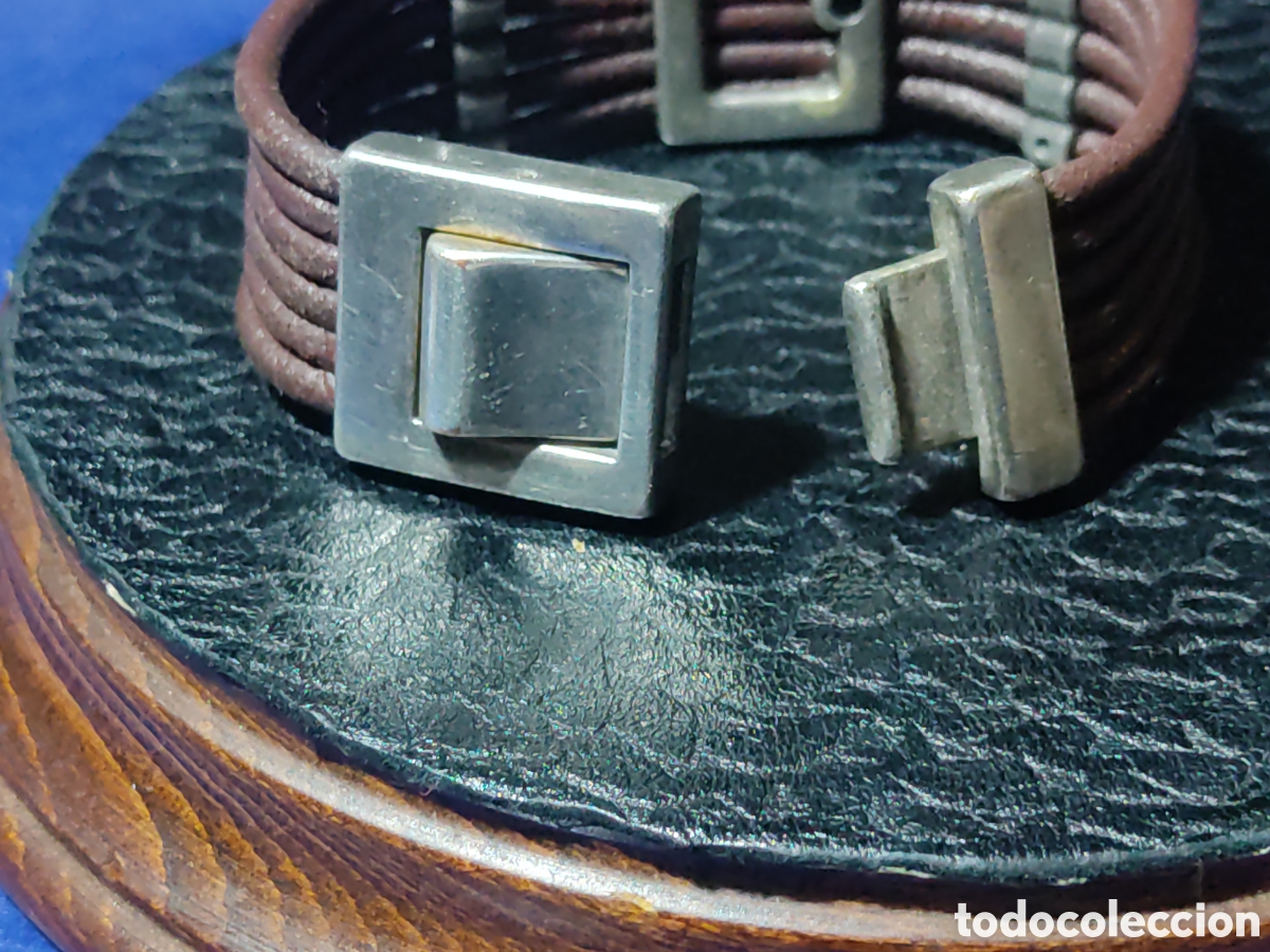 Segunda mano: Pulsera de cuero con estupendo cierre. - Foto 3