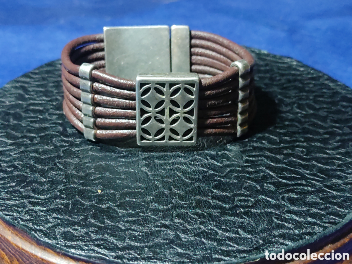 Segunda mano: Pulsera de cuero con estupendo cierre. - Foto 1