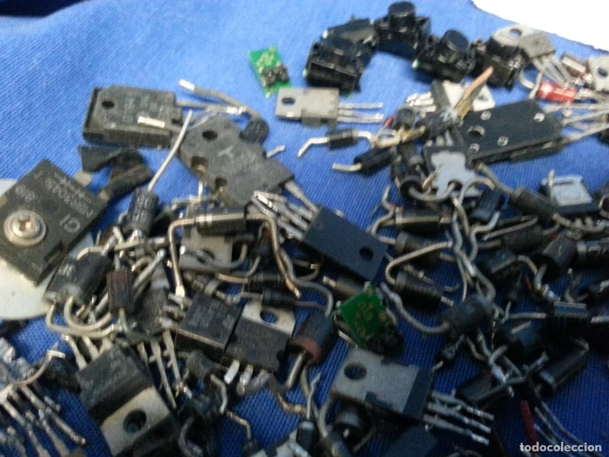 Segunda mano: LOTE DE TRANSISTORES, DIODOS Y OTROS - Foto 6