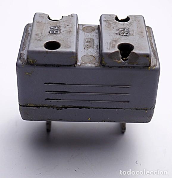 Segunda mano: Antiguo adaptador de corriente 220-380V - Foto 1