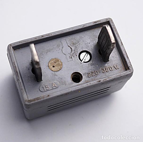 Segunda mano: Antiguo adaptador de corriente 220-380V - Foto 3