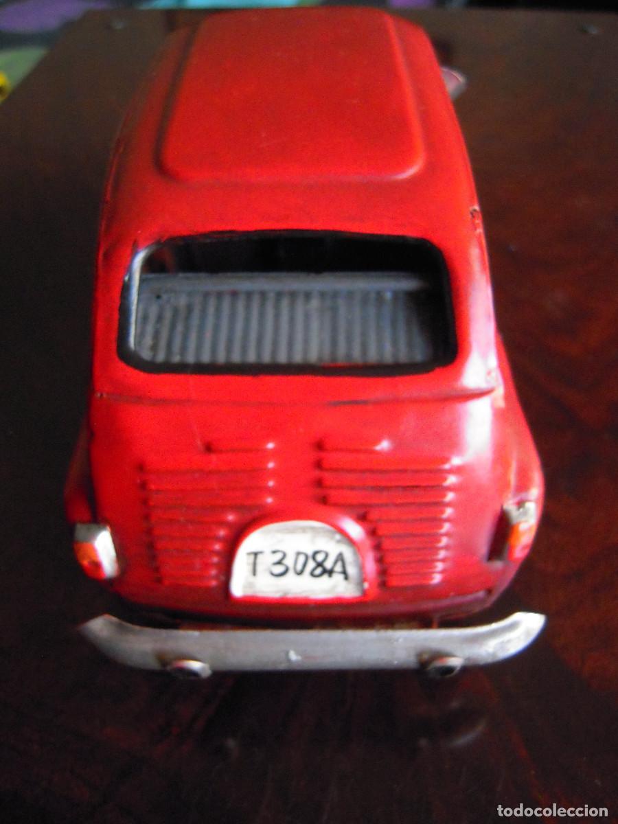 Segunda mano: Coche tipo seiscientos met&aacute;lico decorativo - Foto 4