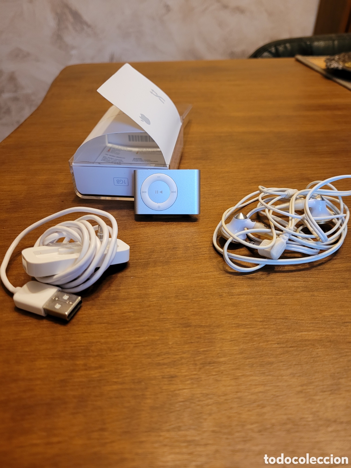 Segunda mano: Ipod en su caja. Los auriculares no son los originales - Foto 2