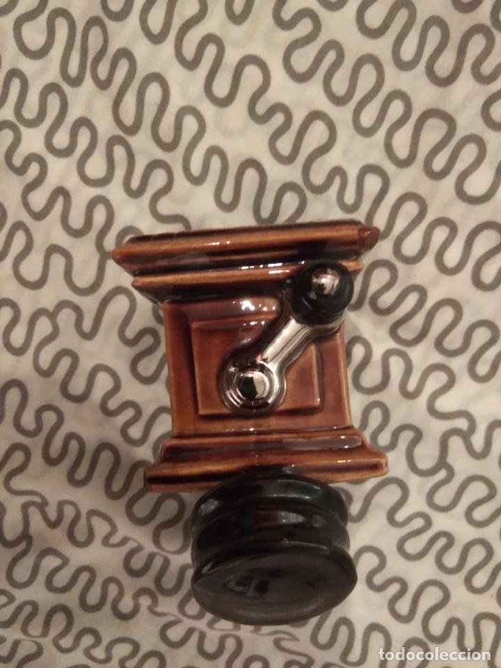 Segunda mano: HUCHA TELEFONO CER&Aacute;MICA 1967 - Foto 2