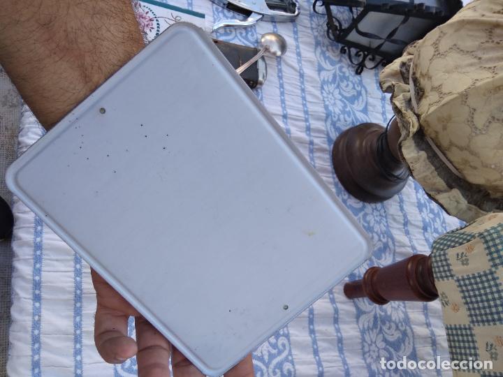 Segunda mano: Placa oficial de L para coche. Caja herramientas. - Foto 2