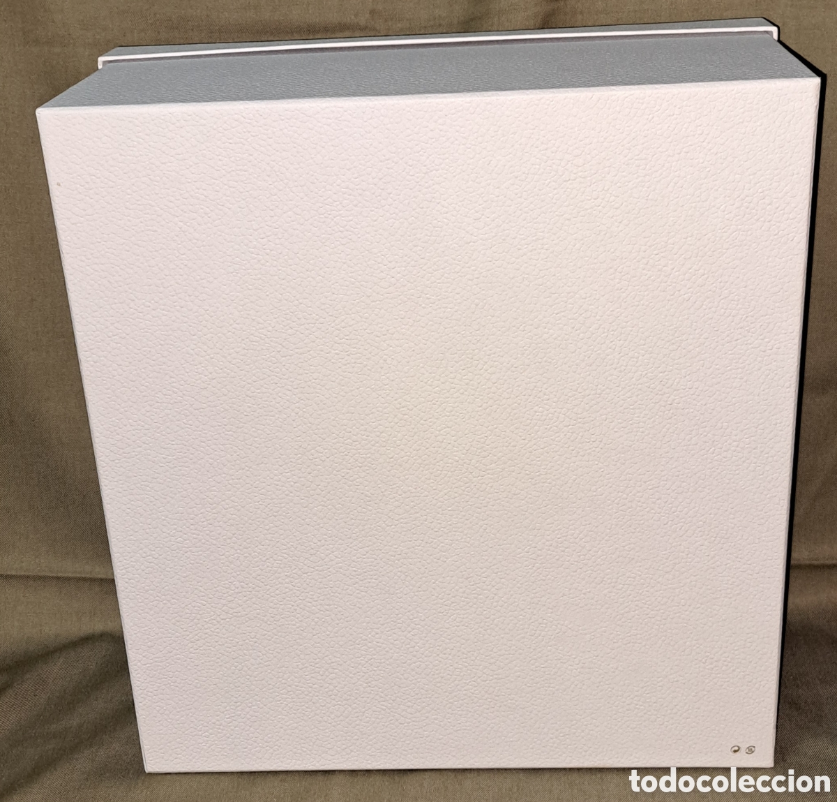 Segunda mano: CAJA DIOR BLANCA 41X38,5X17 CM - Foto 4